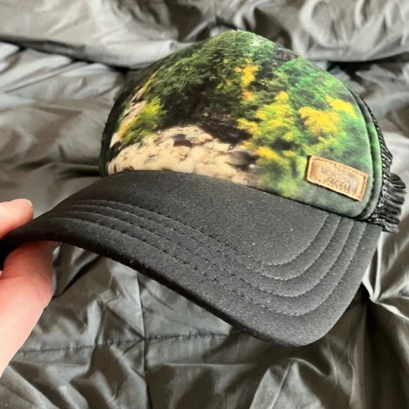 The North Face Lost River Trucker Hat - Picture 4 of 5